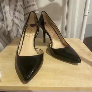 Jessica Simpson pumps